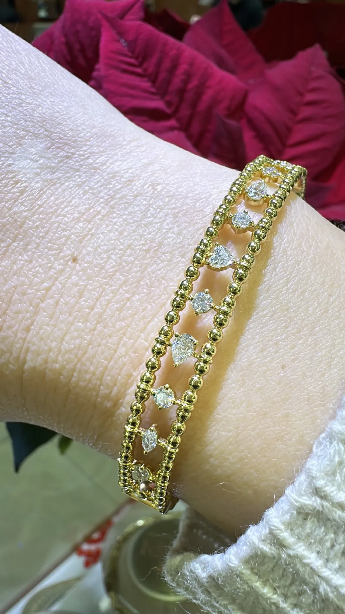 0.95ct tw Mix Shapes Diamond Beaded Gold Bangle Bracelet