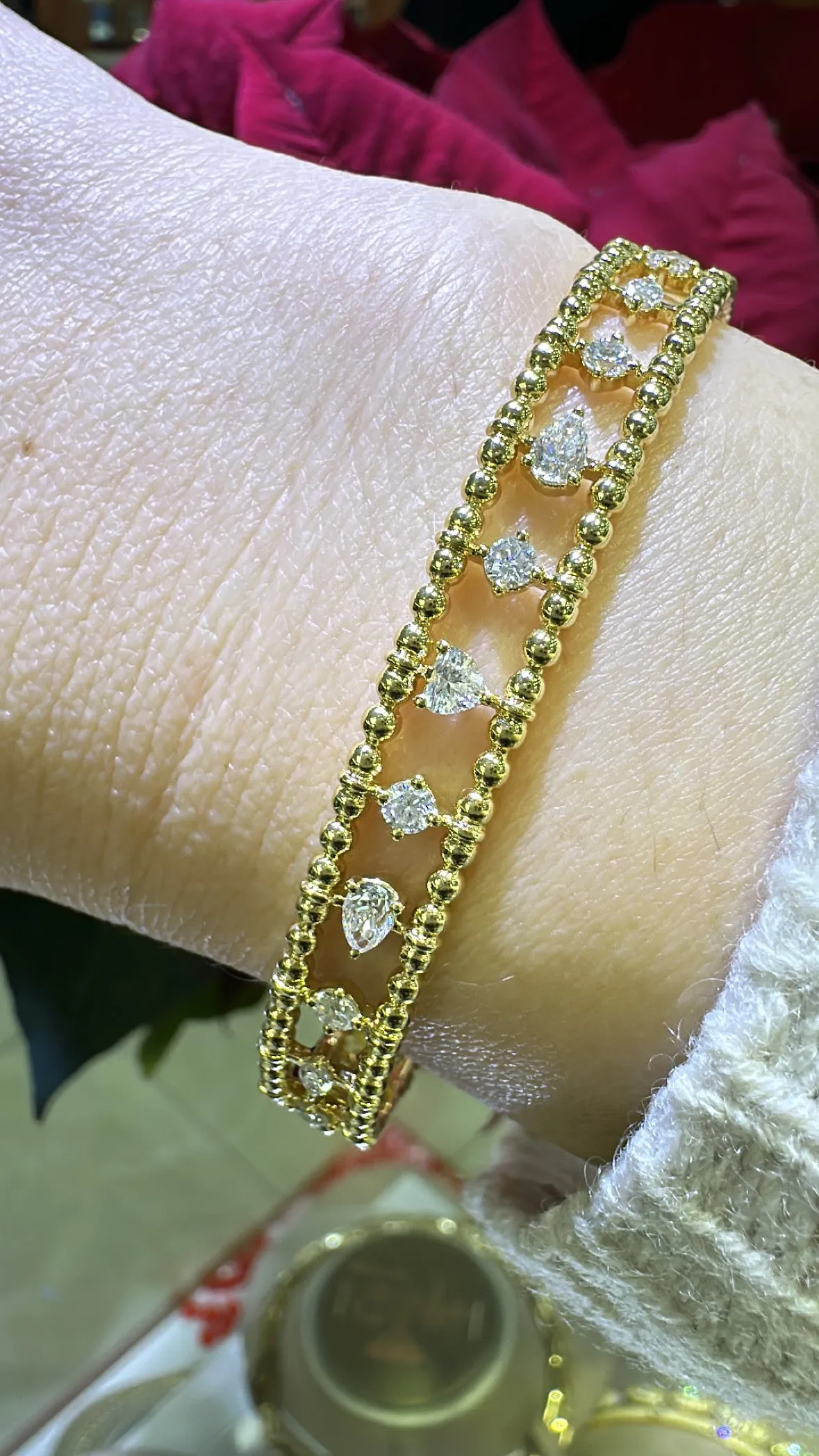 0.95ct tw Mix Shapes Diamond Beaded Gold Bangle Bracelet