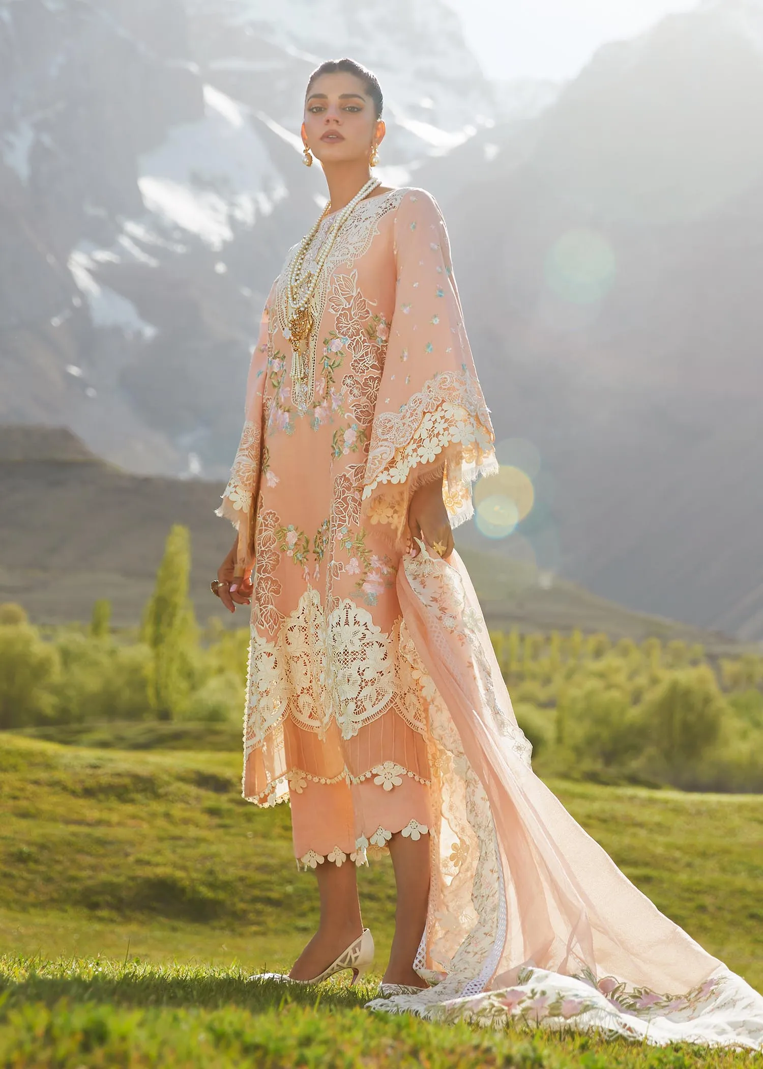 CRIMSON X SAIRA SHAKIRA LUXURY LAWN 2023 | Summer in the meadows D1-B