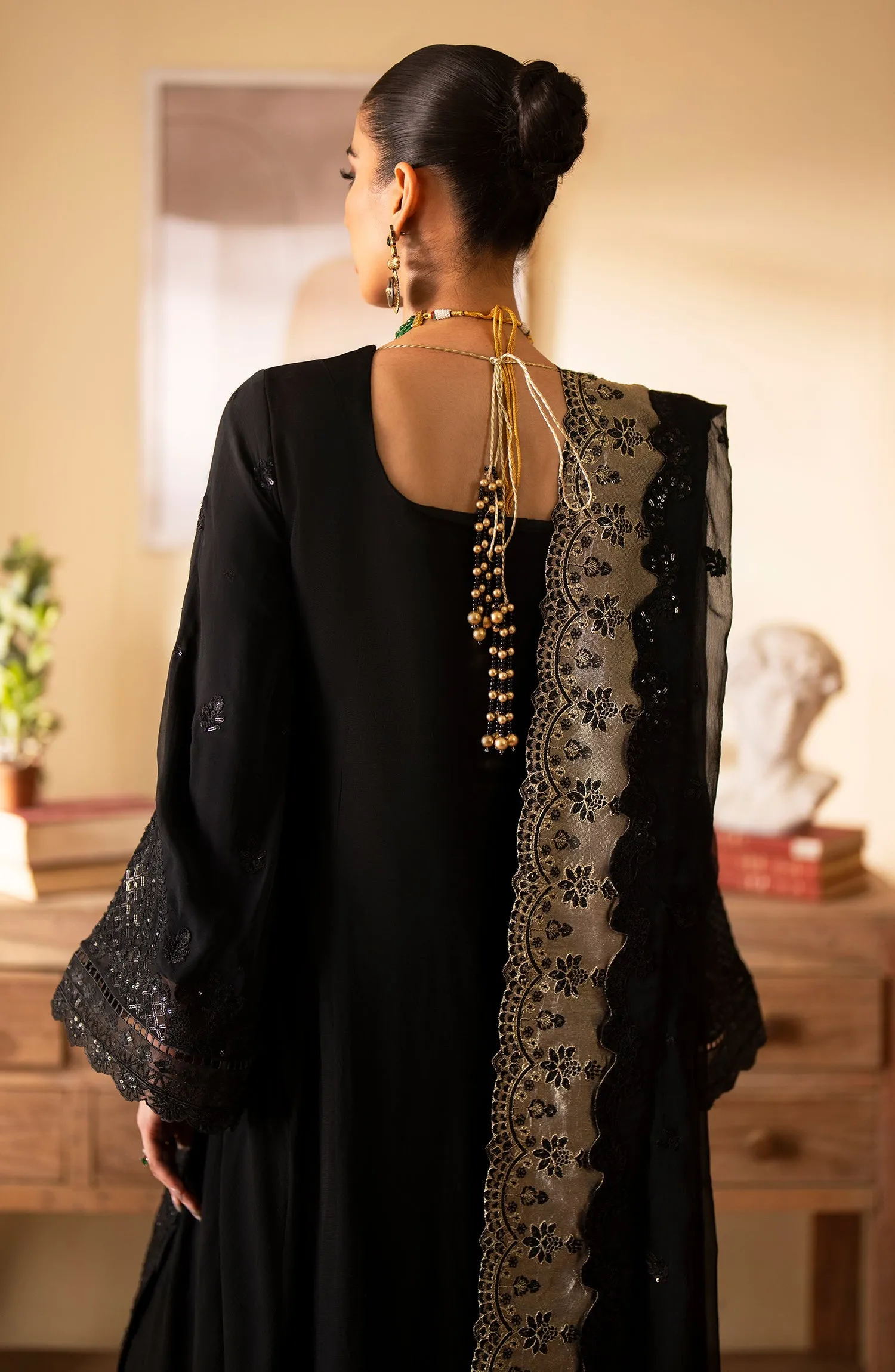 EMAAN ADEEL | Romansiyyah Luxury Formals' 24 | REHANI