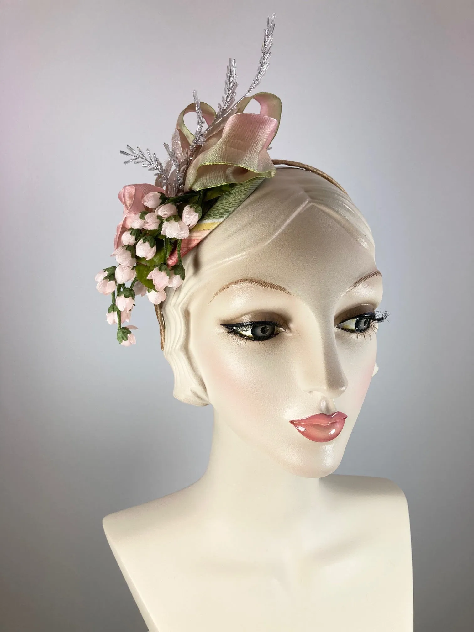 Fancy fascinator hat for women. Small cocktail hat. Soft pink and green Derby Oaks hat. Tea party headpiece. Small scale Headband fascinator