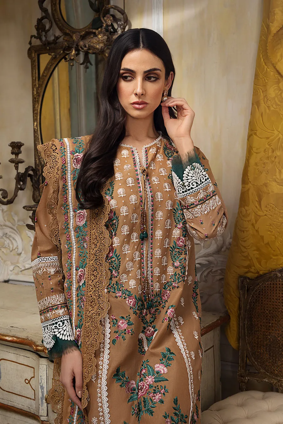 SOBIA NAZIR LUXURY LAWN 2023 | 3B