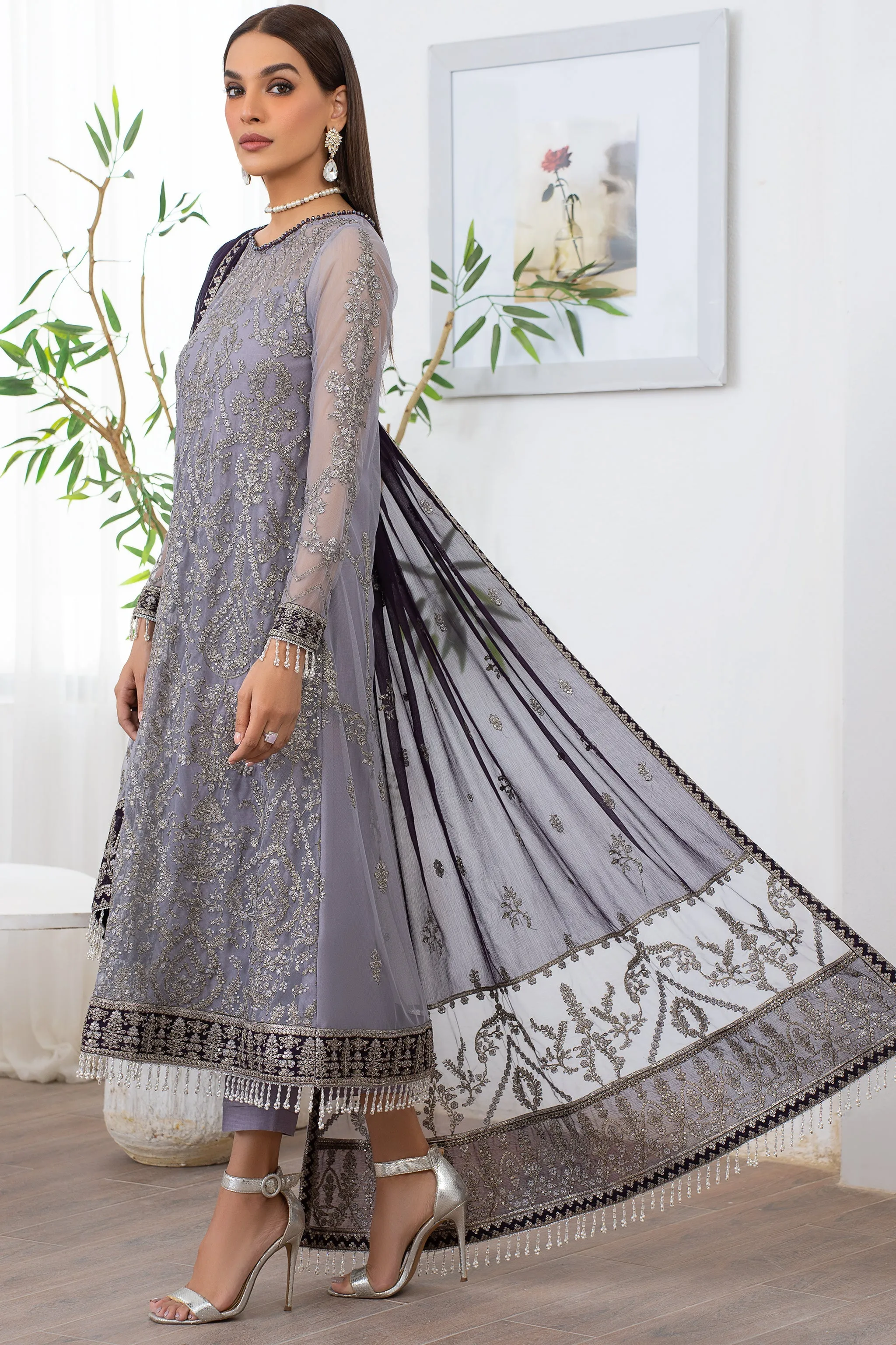 ZLM 08 AYMEL | Zarif Meeral Luxury Formals collection.